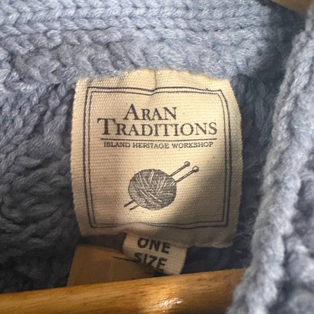 Aran Traditions Women Blue Cable Knit Button Cowl Neck Poncho Cape One Size - Picture 5 of 7
